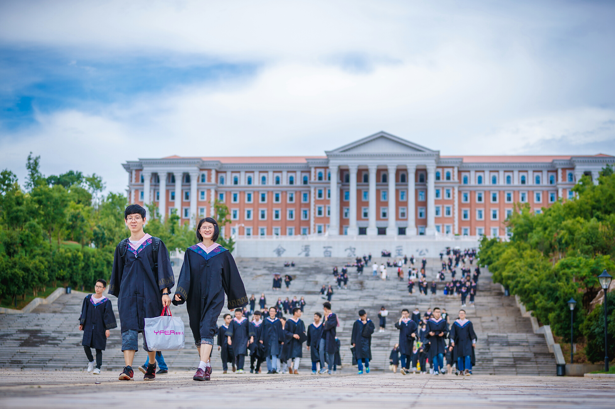 本科生 Undergraduate     